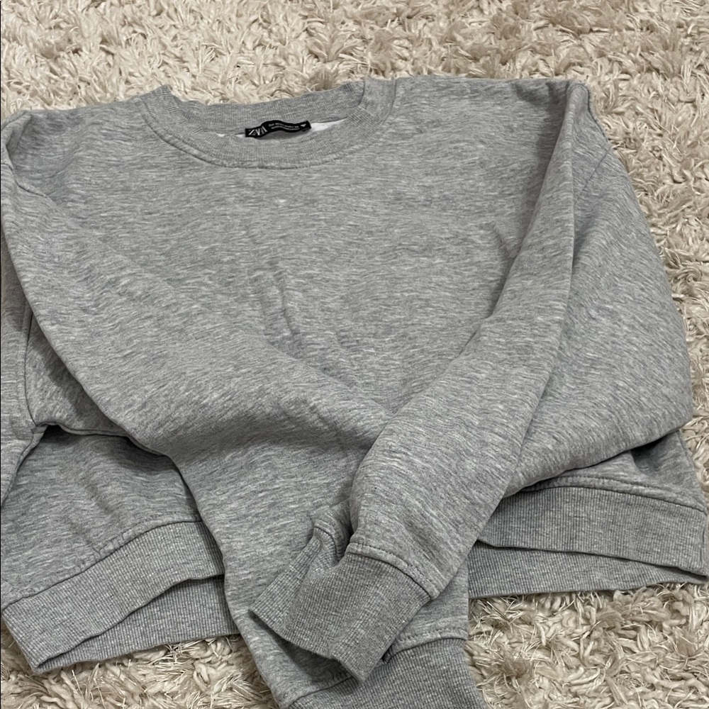 Zara Women's Heather Gray Crew Neck Sweater